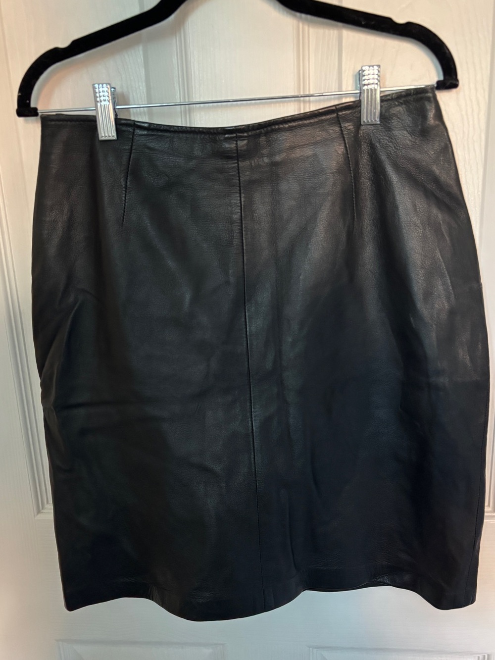 Style & Co y2k Genuine Leather Mini Skirt with Short Back Slit Fitted